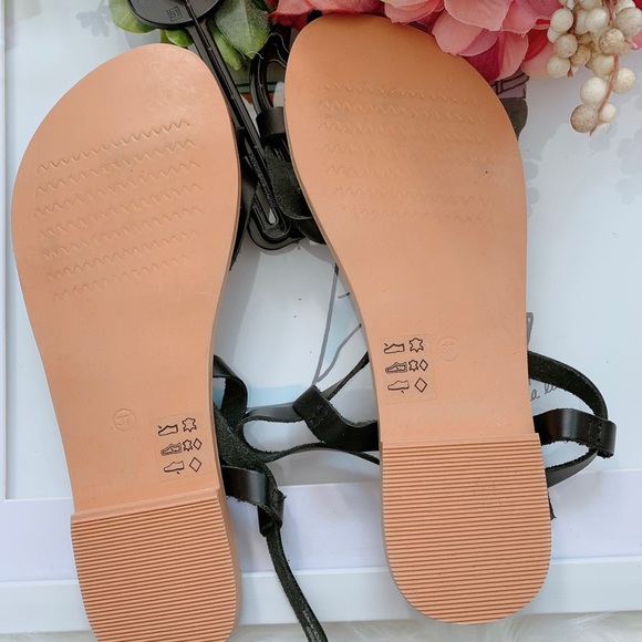 Topshop Hiccup Leather Strappy Sandal - Picture 5 of 6